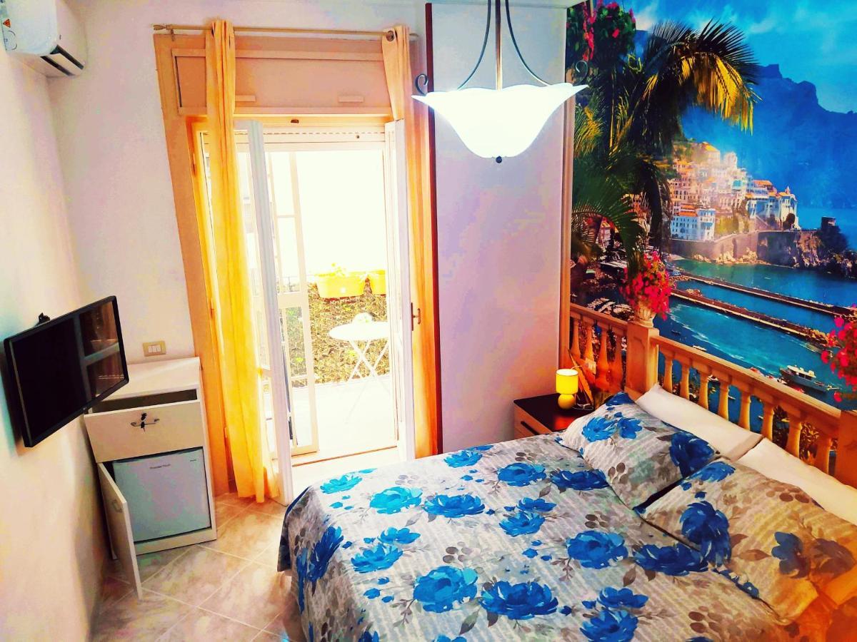 Altea Royale Hotel Наполи Екстериор снимка